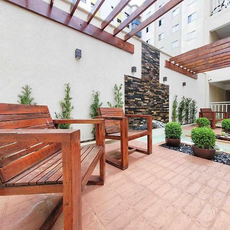 Bem No Centro, Cozinha Completa, Varanda E Garagem Pocos de Caldas Luaran gambar