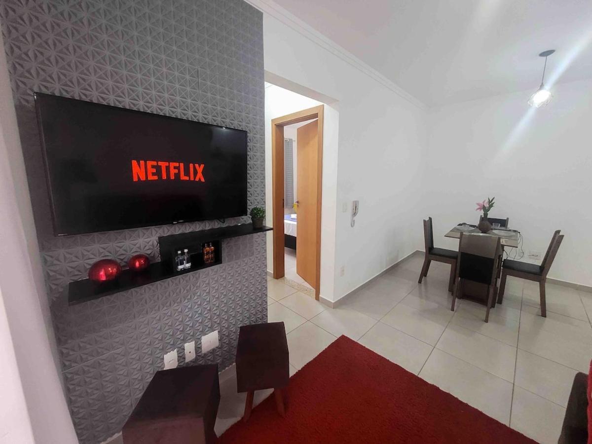 Bem No Centro, Cozinha Completa, Varanda E Garagem Pocos de Caldas Luaran gambar