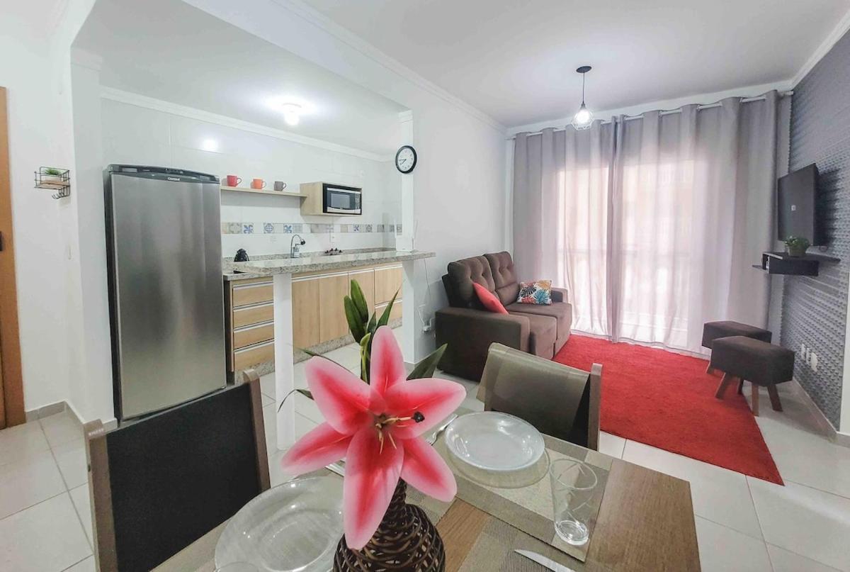 Bem No Centro, Cozinha Completa, Varanda E Garagem Pocos de Caldas Luaran gambar