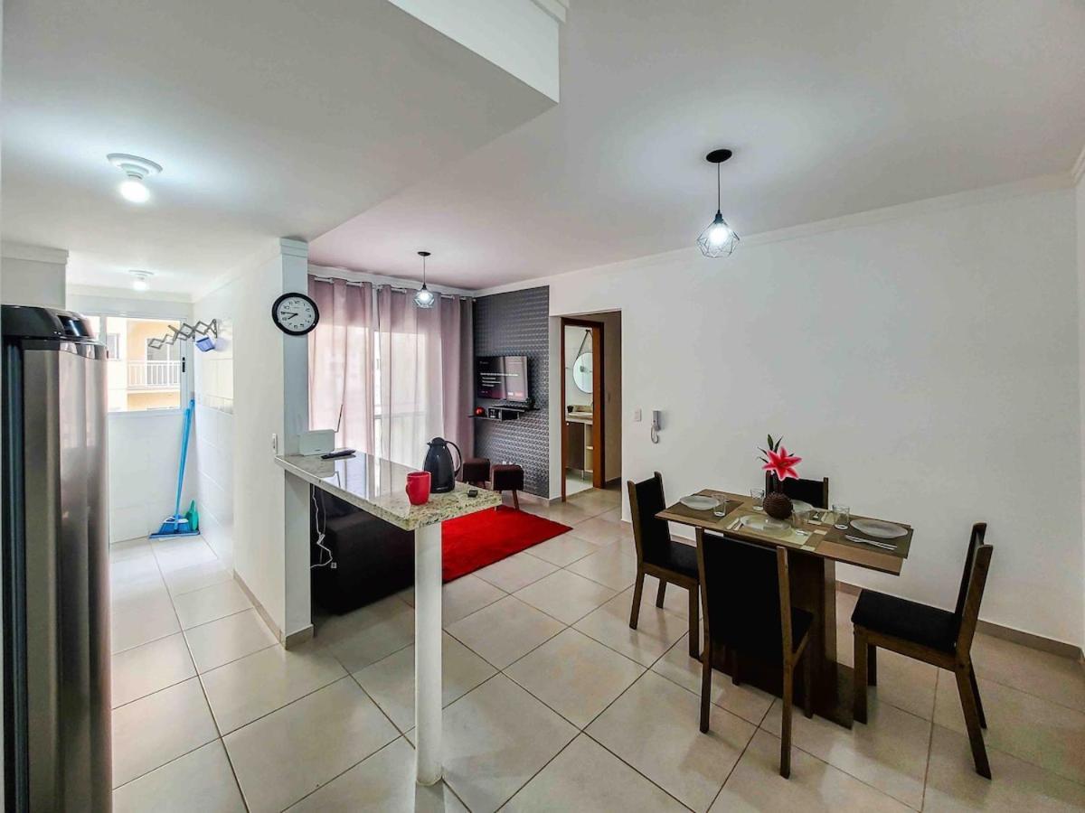 Bem No Centro, Cozinha Completa, Varanda E Garagem Pocos de Caldas Luaran gambar
