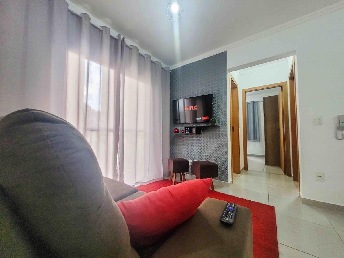 Bem No Centro, Cozinha Completa, Varanda E Garagem Pocos de Caldas Luaran gambar